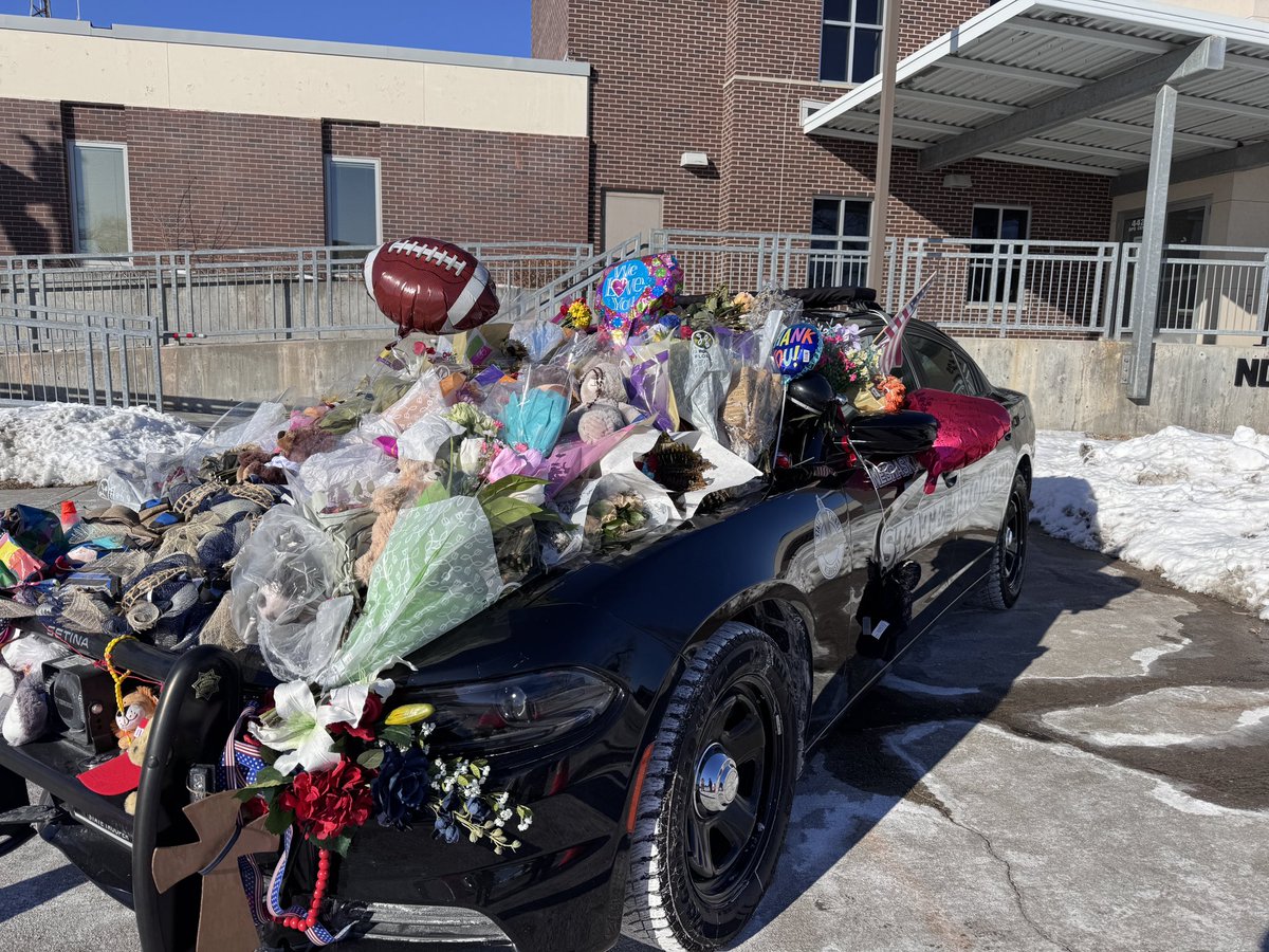 leburbee's tweet photo. I took my son to leave some flowers on @NEStatePatrol Trooper McAcy patrol vehicle. 
At the end, he asked if we could sit in the car and wait for him to come home. I explained not today, but maybe soon we will see a Trooper &amp; can say hi. Thanks #302 for your dedication. https://t.co/MGprLAEHdS