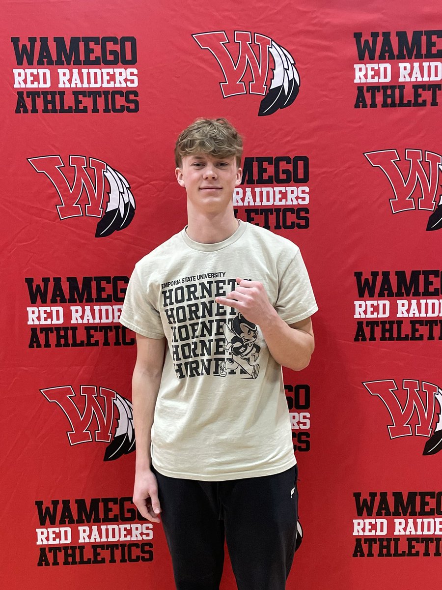It’s official 🐝 #stingersup <a href="/ESUHornetsTFXC/">ESU Track & Field/Cross Country</a> <a href="/wamegotrack/">wamegotrackandfield</a>