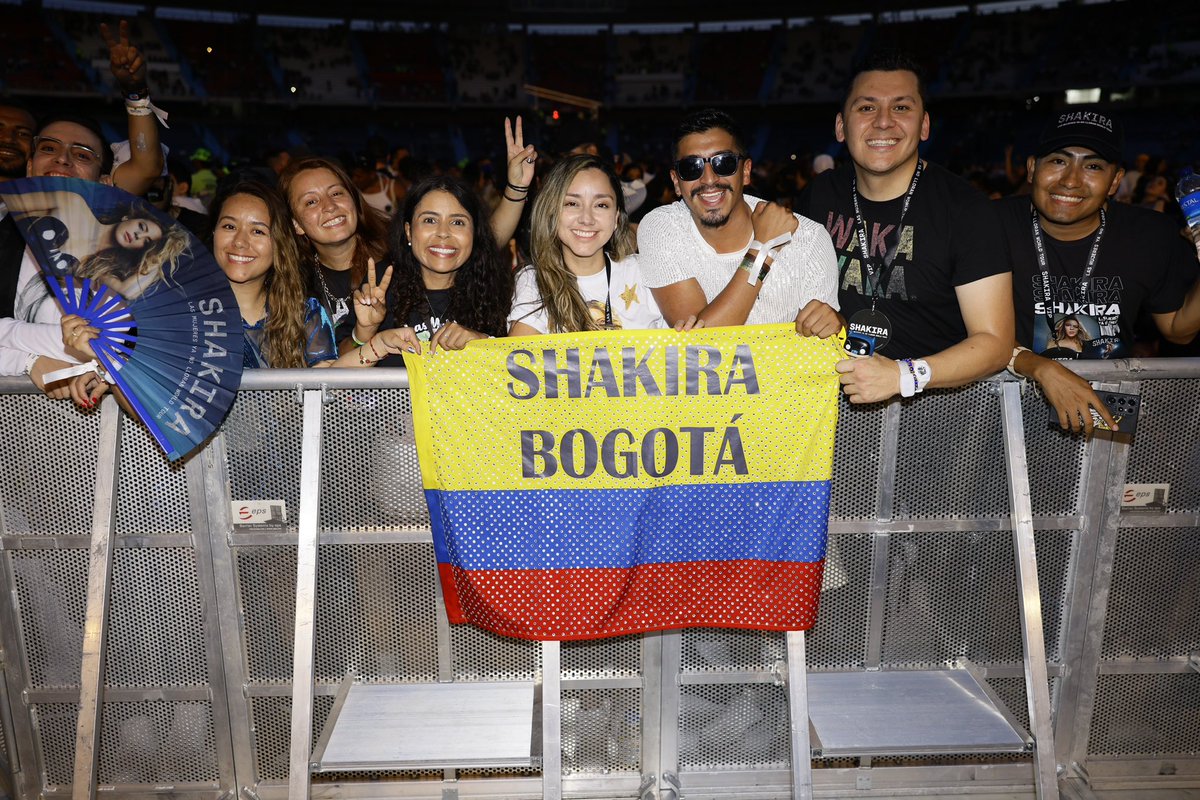 cfshakbogota's tweet photo. Gracias por estos shows llenos de energía y entregarte como nunca a la ciudad que te vió nacer @shakira te amamos #LMYNLWorldTourBarranquilla ❤️🐺 https://t.co/SJ0Z9WvOnQ