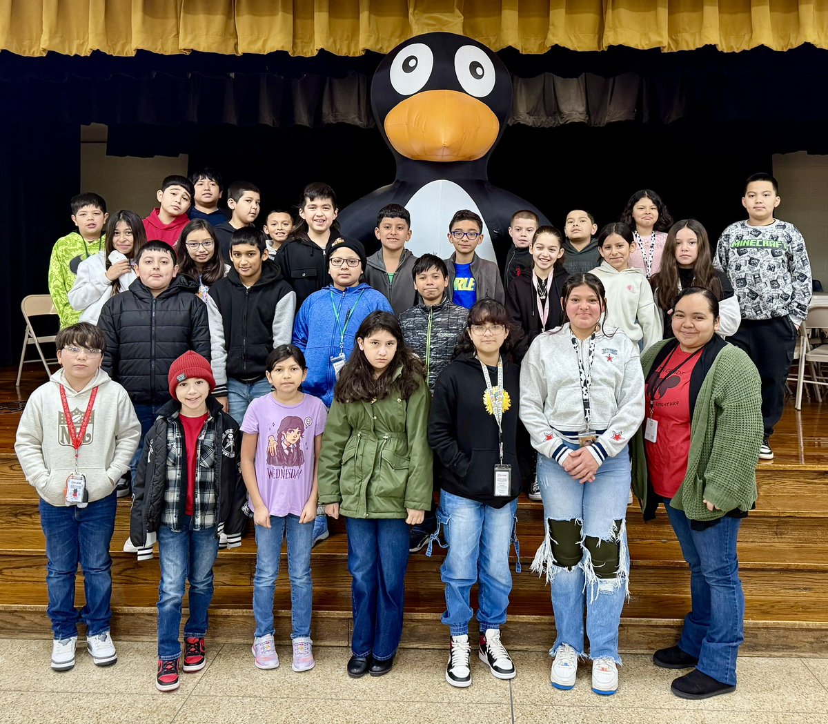 StephensES_AISD's tweet photo. Jiji made a visit to the team 2 winter puzzle challenge winner. We won this visit for having the highest average puzzles in team 2. #Math4ward @Arcos1968 @drgoffney @maty_orozco @Mrssmart615 @MINDEduOrg @STARS_902 @SibrianLeticia https://t.co/VNyhLoErto