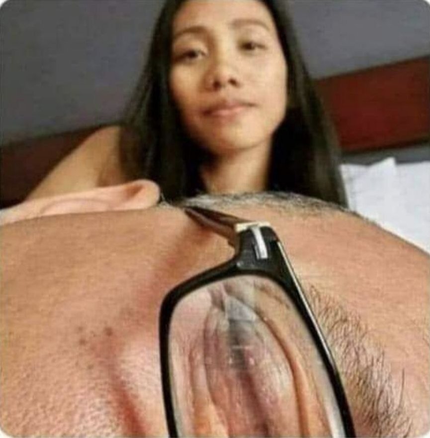 opticoX's tweet photo. No es recomendable acostarse con los anteojos puestos porque se pueden romper las patillas https://t.co/bg7ougOvXb