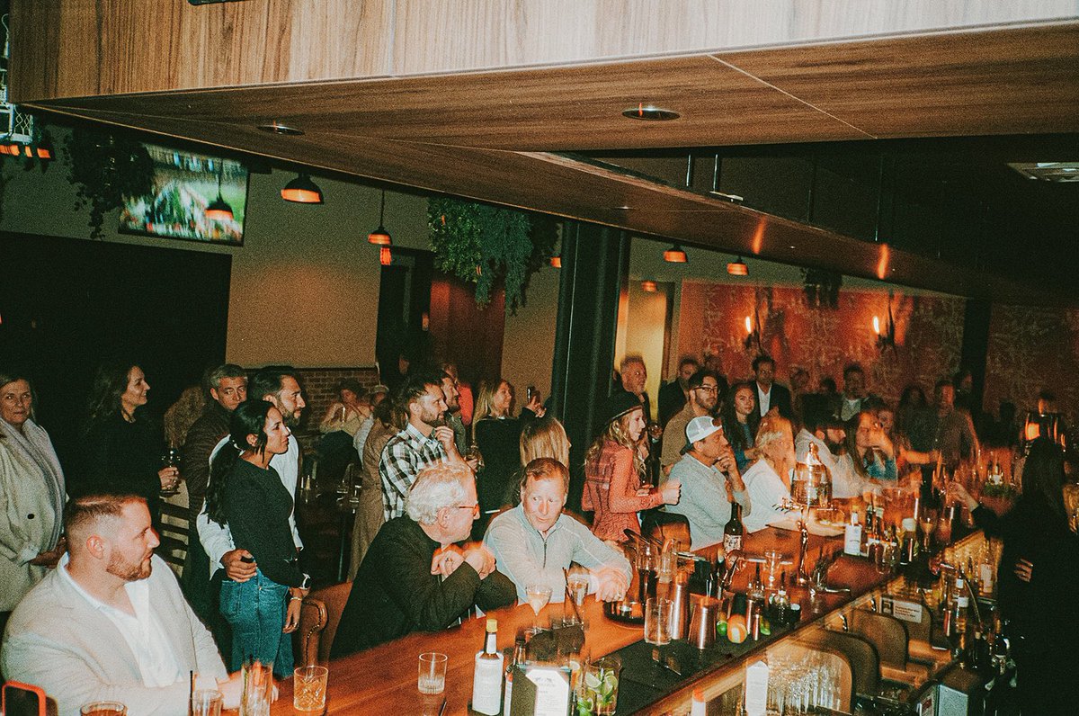 OddsBarBistro's tweet photo. Our bar keeps the party going - come join the fun! Open until 11 PM on weekdays and until 2 AM on Fridays + Saturdays. 🍸

#MyRoundRock #RoundRockFoodie #AustinFoodie https://t.co/5FJtgpYOoe