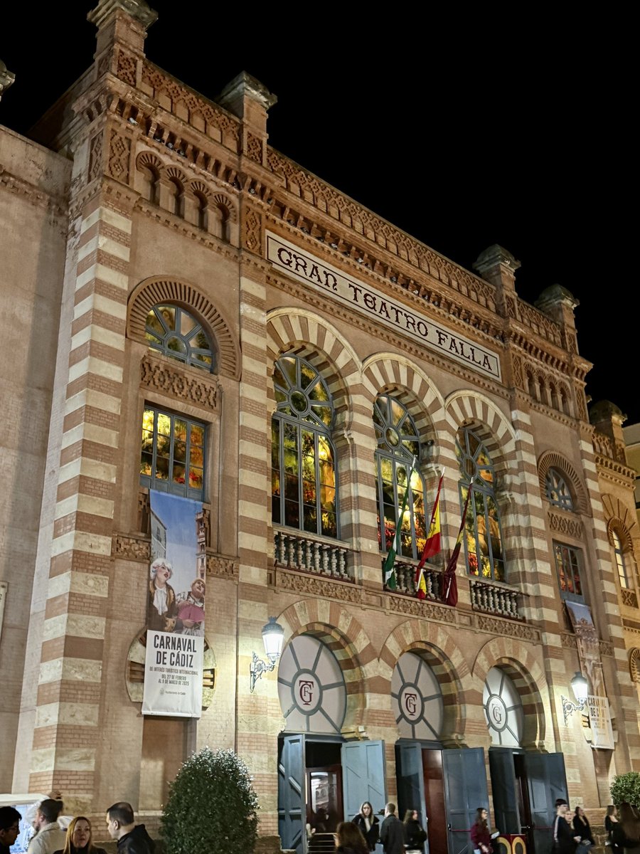 jrvaquero's tweet photo. Venir a Cádiz en estas fechas
sea cual sea tu objetivo, acaba en un lugar ⬇️
#TrabajodeCampoCerrado
#AnálisisTerritorial
#Cádiz
#EsCarnaval
#GranTeatroFalla
#ViernesNoche https://t.co/onfkMq0TNo