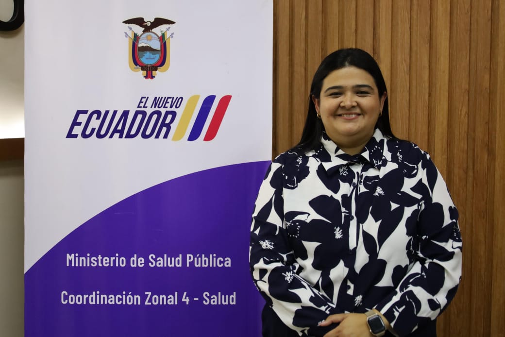 DPManabiSalud's tweet photo. #ElNuevoEcuador| Viceministro de Gobernanza Pedro Vera junto a personal de @Salud_Ec participaron de posesión de Aura López Zambrano como Coordinadora de @Salud_CZ4. La autoridad nacional señaló que se trabajará articuladamente para fortalecer los servicios en territorio. https://t.co/WjpyyYPOWy