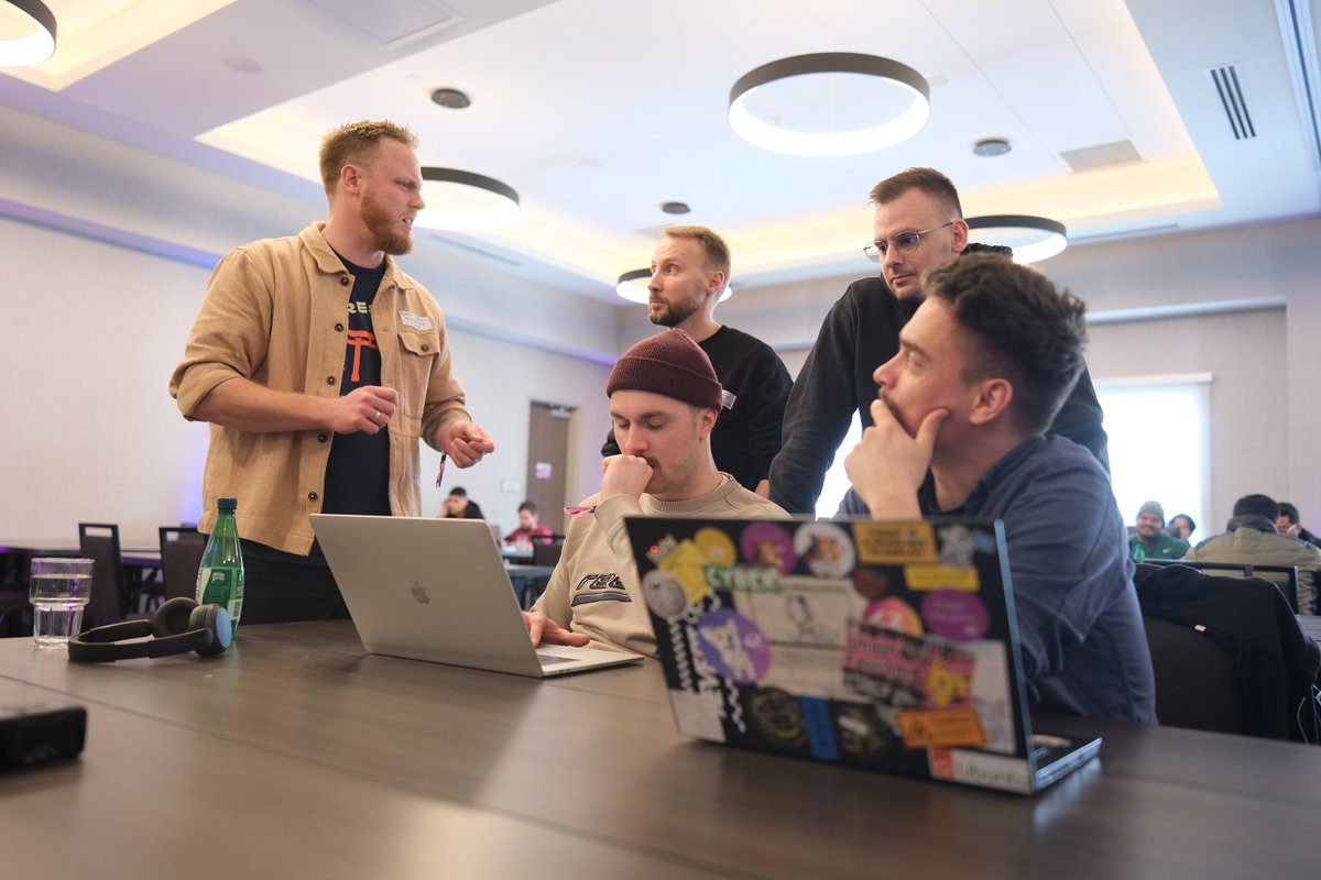 StarknetFndn's tweet photo. The Starknet Hacker House is officially live.📣

For the next few days, builders, mentors, and devs will be hacking together, refining ideas, and pushing the limits of what's possible on @Starknet.

Let’s make the most of #BUIDLWeek at @EthereumDenver! 

Let’s go! 🔥 https://t.co/oYKifDC40w