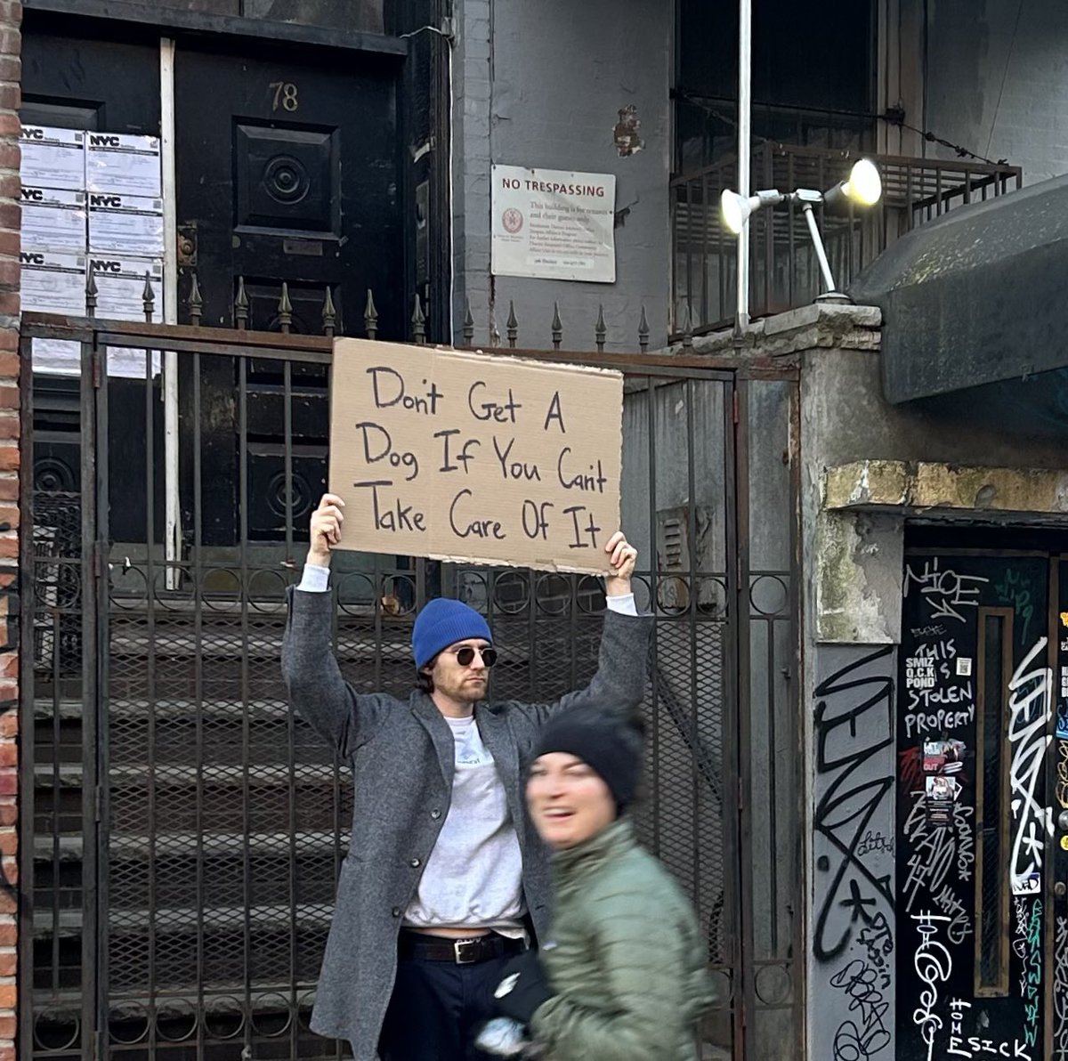 seth (@dudewithsign) on Twitter photo 