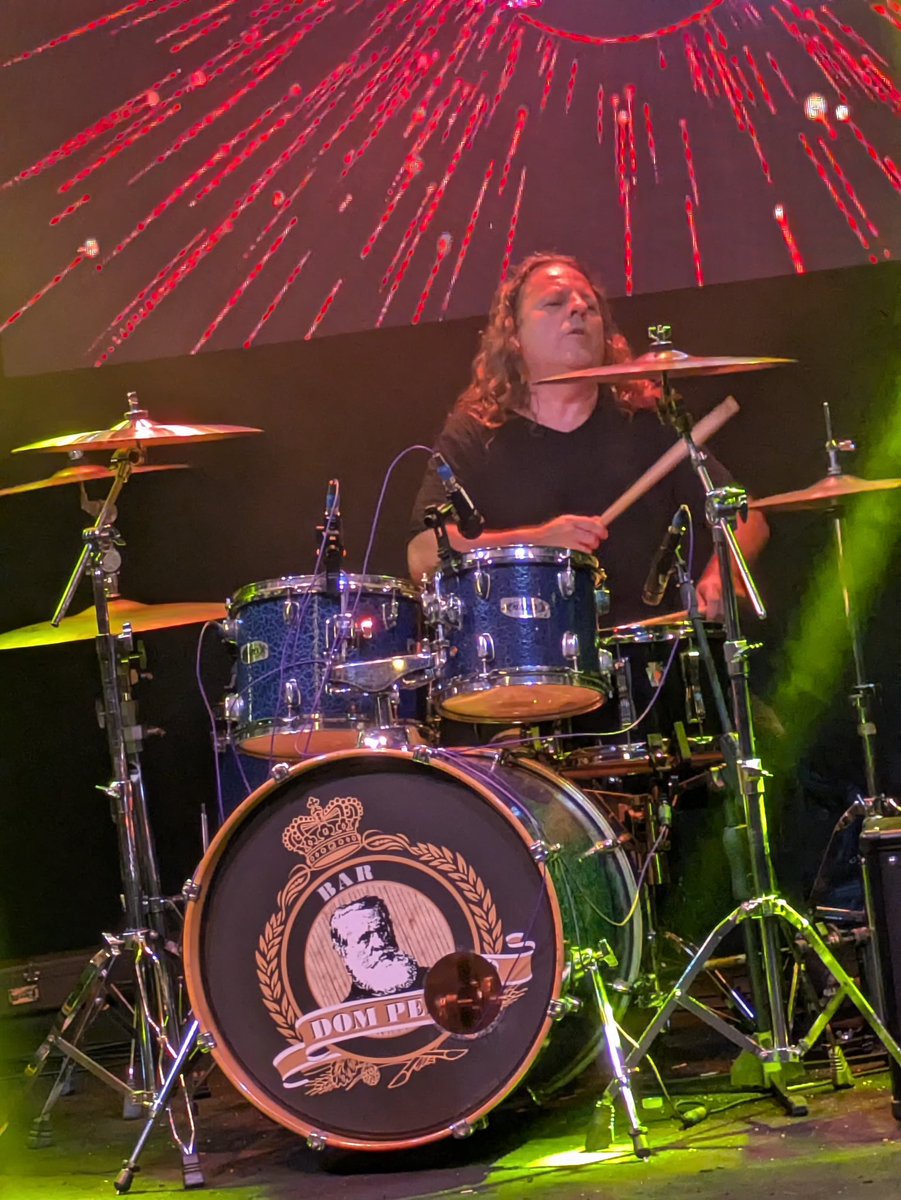 Yesterday after our show at the ‘Kiss Rock Festival’ we celebrated the birthday of our dear brother and drummer Lordrum, what a crazy night with friends and new fans! #guardianoflightning #thundermetal #eclipserecords #kissfmribeirao #bardompedroribeirao