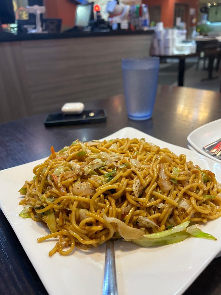 Wanderbitess's tweet photo. Top 10 Restaurants/Cafes to visit in KWC🧑🍳
5. Shinwa Chinese Cuisine in Waterloo is a go-to spot for delicious, authentic flavors! 🥢🍜 From dim sum to sizzling stir-fries, every dish hits the spot. Who’s craving Chinese food? 😍 #ShinwaChinese #WaterlooEats #FoodieFinds https://t.co/60Q6pPU70K