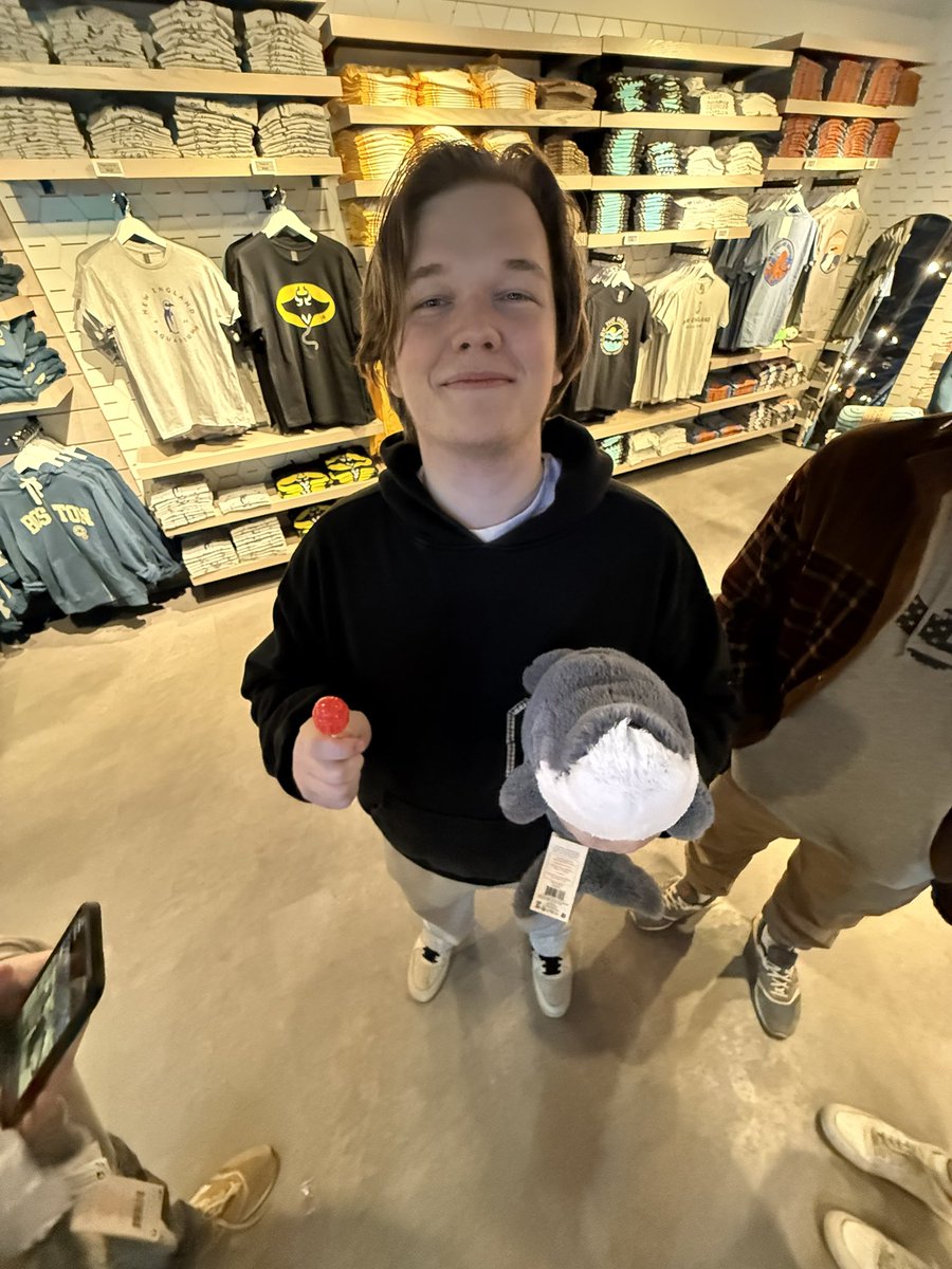 Teddyfsbiddies's tweet image. Late post but the first half of Boston was fun. #PangUp #LLJC