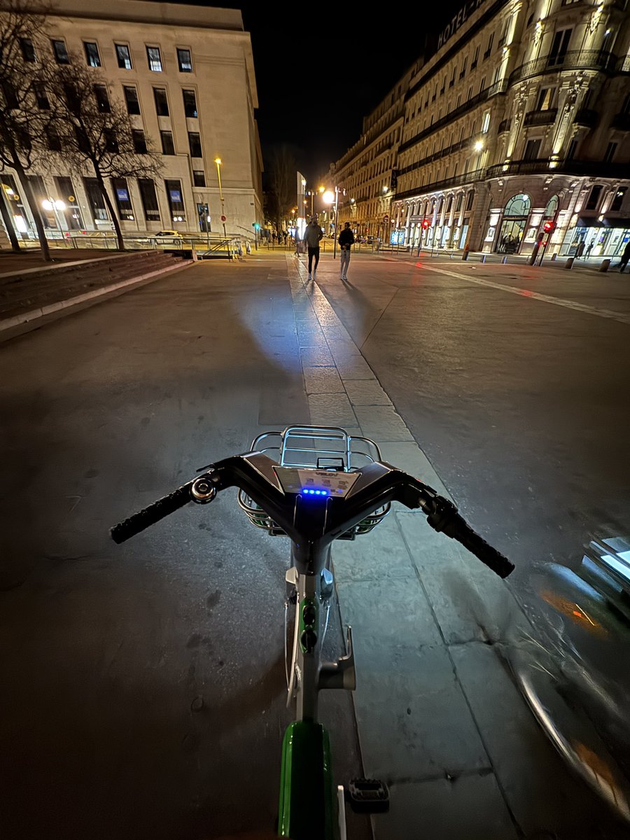 MathiasHb's tweet photo. On ❤️ les nouveaux Velo’v électriques⚡️ 

Montée pour Fourvière validée✅

#Lyon #Velov #Velos #Mobilités https://t.co/f24gIYp137