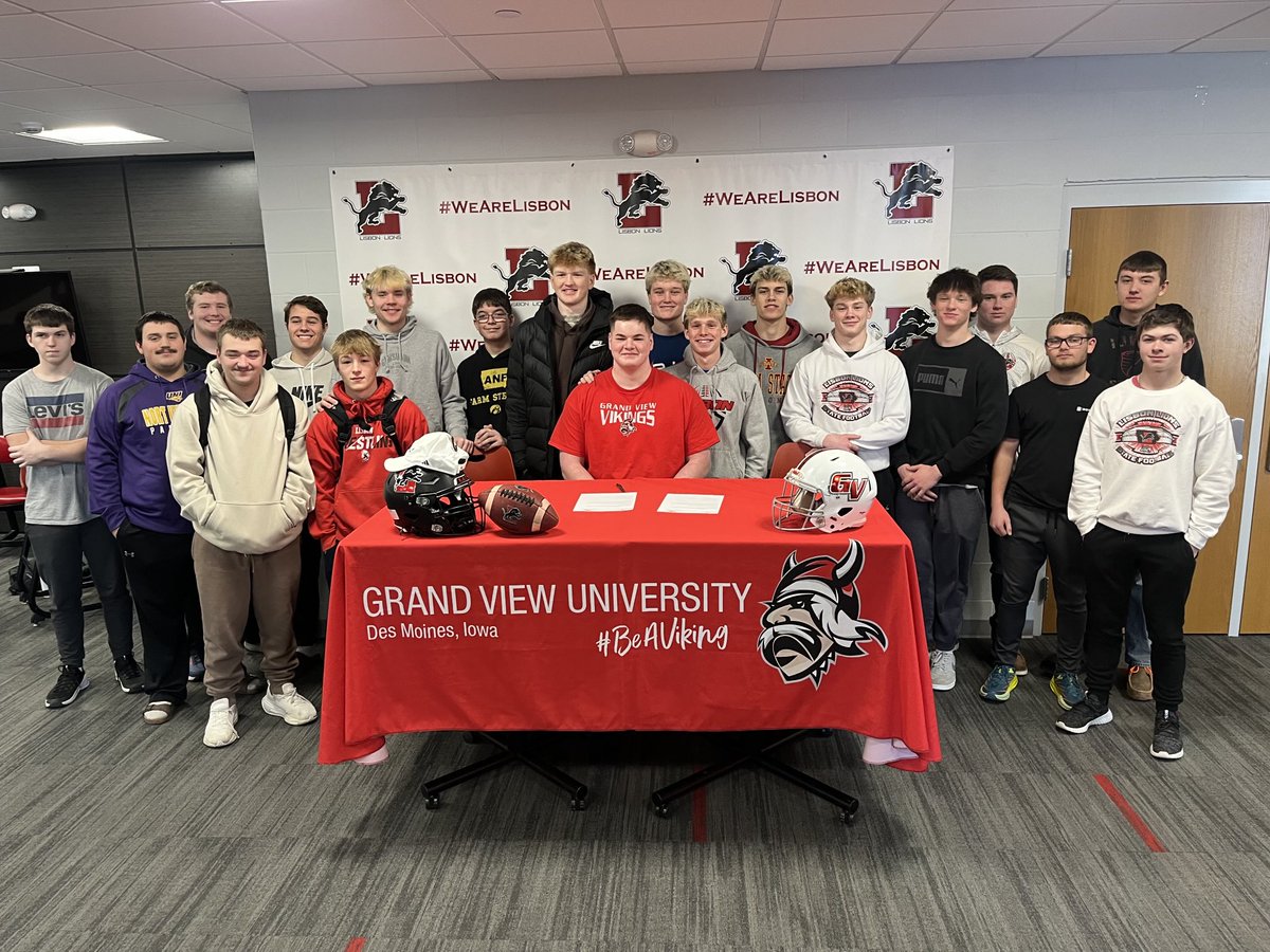 LisbonLionFB's tweet photo. Congratulations ⁦@HaydenJackson72⁩!!! Best of luck to you next year at Grand View University.🏈✍🏻 https://t.co/uFXNdrdr3N