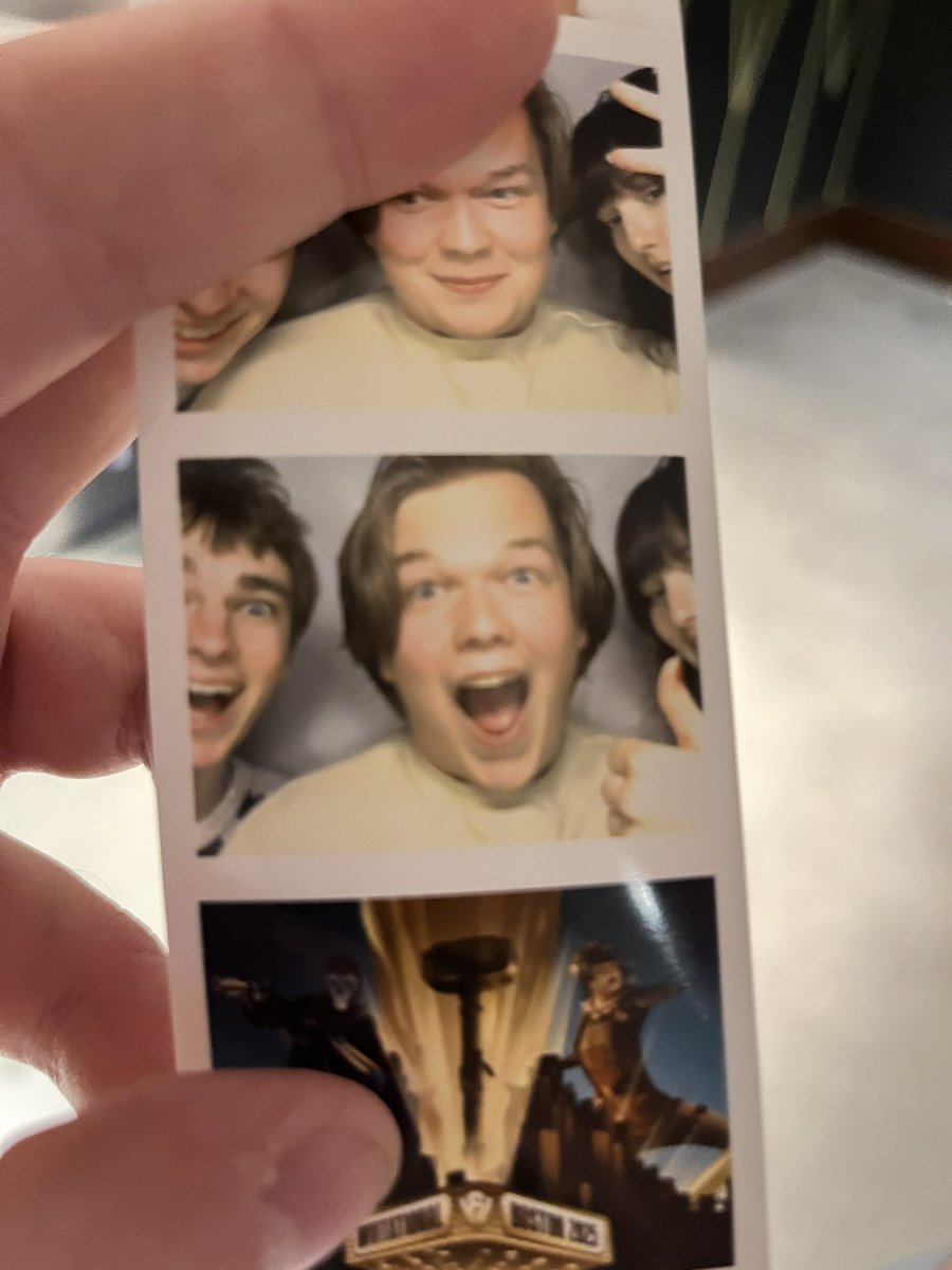 Teddyfsbiddies's tweet image. Late post but the first half of Boston was fun. #PangUp #LLJC