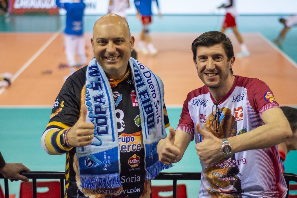 JuanjoDelgadoes's tweet photo. No hay mejor manera de arrancar una Copa del Rey #CopaSVM de #voleibol que ganando por 3-0.
Además, jugando en nuestra segunda casa, #Zaragoza, entre familiares y amigos.
📸 @FotoSergioPerez https://t.co/LPyGeI1mwh