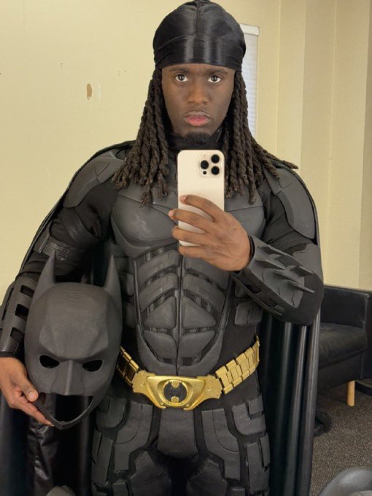 neverlie's tweet photo. Best moments from Kai Cenat’s Batman Arkham Collection Marathon 🦇 

A THREAD 🧵 https://t.co/R3GdSOgYw5