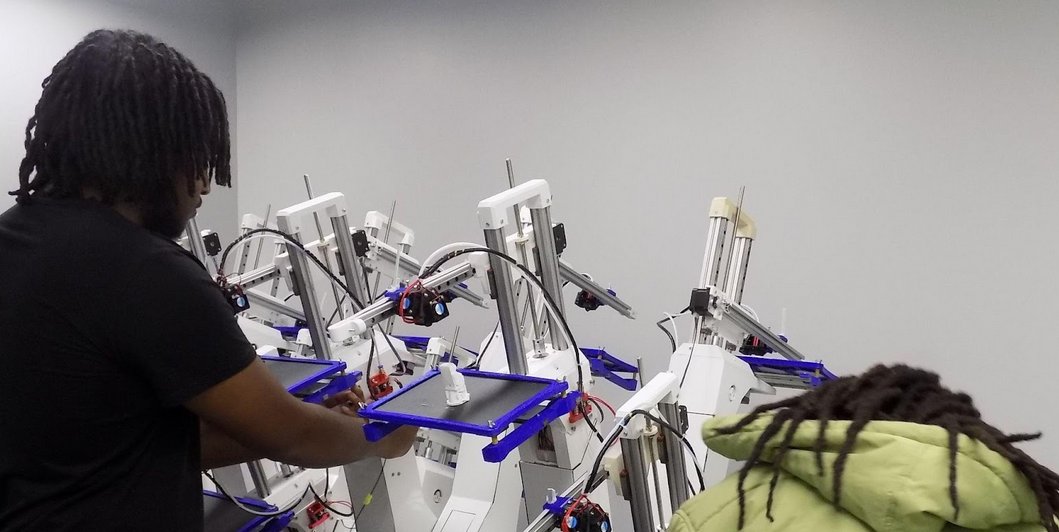 alder_riley's tweet image. The first Orchard in Muskegon found its home at the Boys &amp;amp; Girls Club— one of 5,400 BGC locations shaping the next generation.
With it, they’re learning manufacturing—not in theory, but by doing.
11/