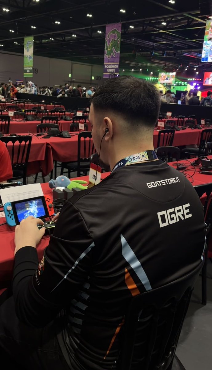 OgreVGC's tweet image. 4-4 in London. I’m very disappointed with the result, of course. I’m not here to explain everything that happened today, that’s not what I need to do to improve. I’m sure I’ll be able to bounce back from this difficult moment. I’ll work hard, and I know I can do it.