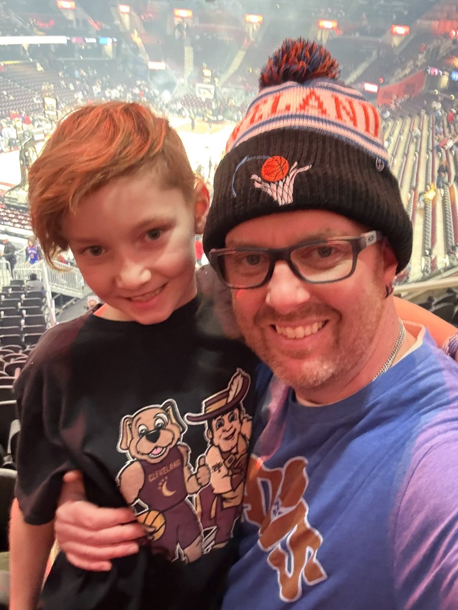 Y_Town13's tweet photo. #DoubleBubba in the house!!! Let’s Go Cavs!!! #LetEmKnow https://t.co/s1mexF8K2v