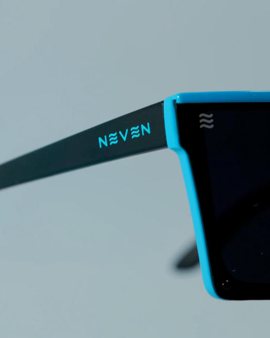 neveneyewear's tweet image. Big energy, no limits. 😎 The After Party polarized sunnies bring oversized retro vibes for nights that don’t end. 🕶️🔥 #NevenEyewear #AfterPartyShades #OversizedSunglasses #RetroVibes #StatementStyle neveneyewear.com/collections/al…