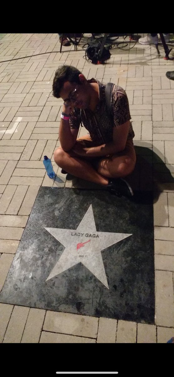 vnnlvs's tweet photo. Oi Santy @santander_br 

Ajuda aqui esse fã potiguar que tá desde 2009 sonhando em ver a cantora favorita ao vivo. Em 2017 quase tive a chance, mas infelizmente não rolou e agora é a oportunidade perfeita pra realizar esse sonho e ver ela de pertinho 🥺❤️ https://t.co/XzNvhK7KVq