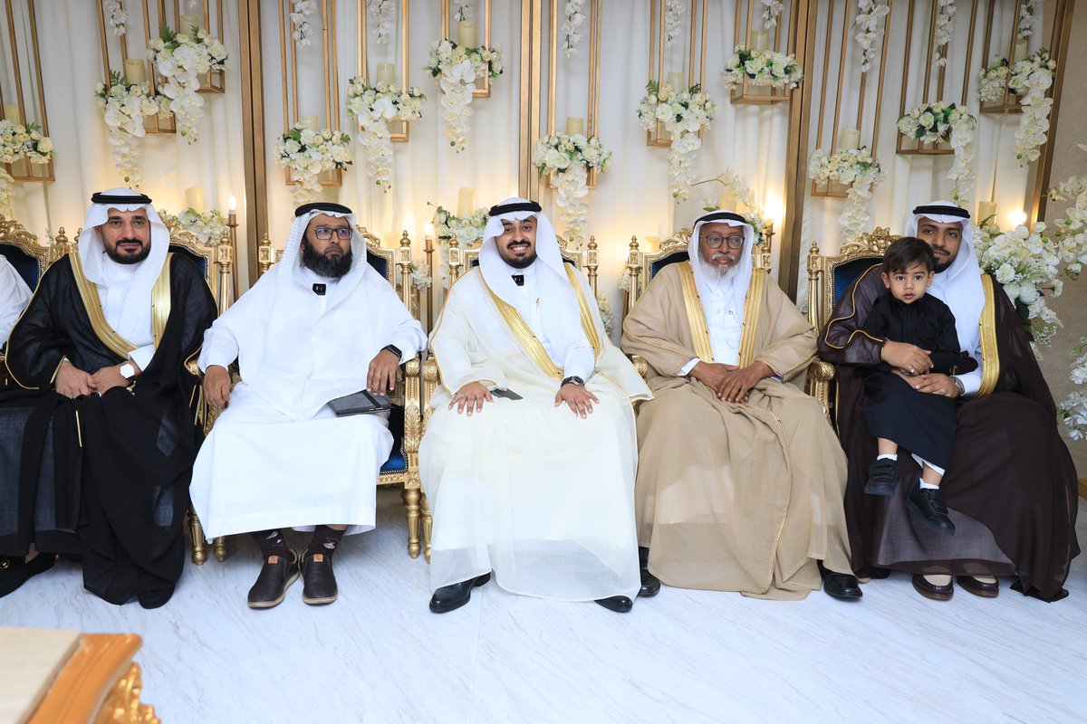 alidrisi_7's tweet photo. 2025/2/20
{وَمِنْ آيَاتِهِ أَنْ خَلَقَ لَكُم مِّنْ أَنفُسِكُمْ أَزْوَاجًا}
الحمد لله الذي بقدرته تساق الأرزاق بفضل الله تم عقد قراني على من ارتضاها الله لي رفيقةً لقلبي وروحي.
اللهم سخر لنا من الأقدار أجملها والسعادة أكملها واجعل هذا العقد سعيدًا مباركًا محفوفًا بالرحمة والألفة. https://t.co/4rblahVsRn
