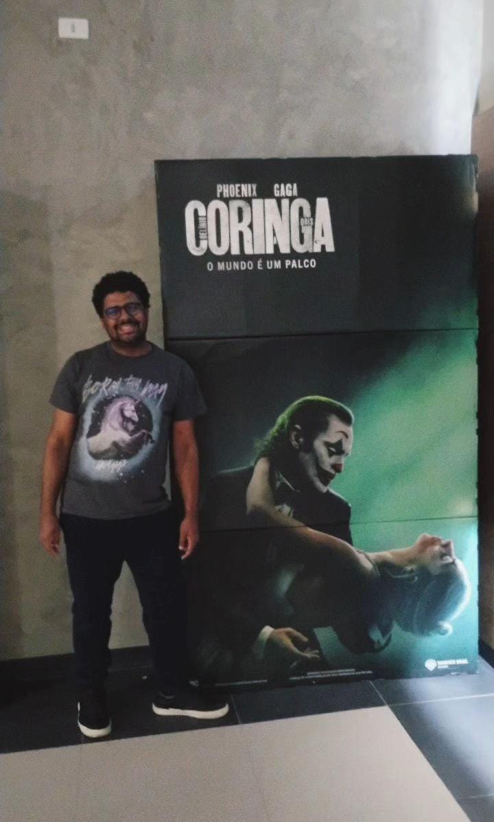 simulacrei's tweet photo. Olá @santander_br 
Nome: Math Freitas 
Cidade: Rio 
Little Monster há: 14 anos
A Gaga mudou a minha vida TO-TAL-MEN-TE. A 1ª vez que vi nos videos, foi amor à primeira vista! Uma inspiração pra mim, fruto do que sou hj. Quero estar bem de pertinho pra dizer PAWS UP, I LOVE GAGA! https://t.co/3ApDk4U5jK