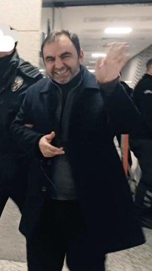 banuguven's tweet photo. Gülenci kadroların 12 ila 14 yıl önce yürüttüğü bir soruşturma birden bire “canlandırılıverdi”. Hedef muhalefeti dağıtmak.
Gazeteciler Yıldız Tar, Elif Akgül ve Ercüment Akdeniz de 27 kişiyle birlikte akla hayale sığmayacak suçlamalarla tutuklandı. @yildiz_tar @akgulelif @ErcmentAkdeniz