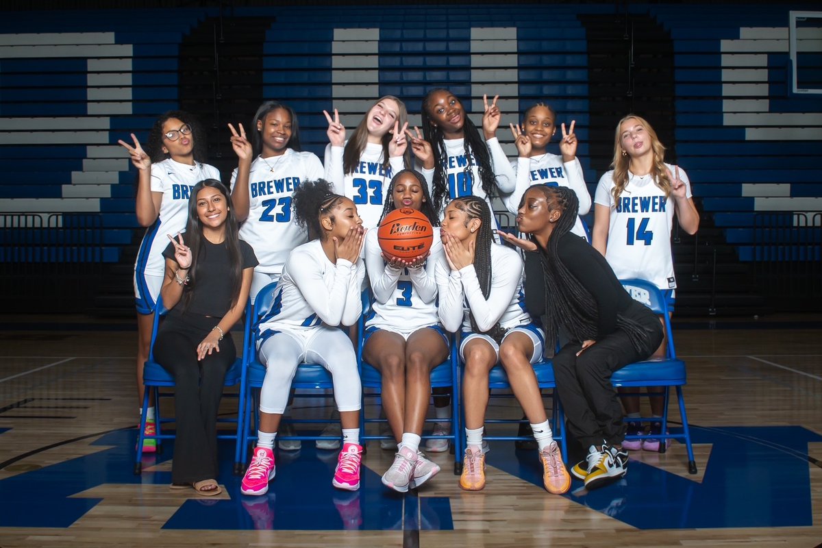 wsisdschools's tweet image. ๐๐๐ District Champion X3
๐ Bi-District Champion
๐ Area Champion
What an amazing season for @BrewerGBB! Congrats to District 5-5A Coach of the Year @CoachTL_, Offensive Player of the Year @aolani_woldai & Defensive Player of the Year @julie_kasonga2! @BrewerAthletics