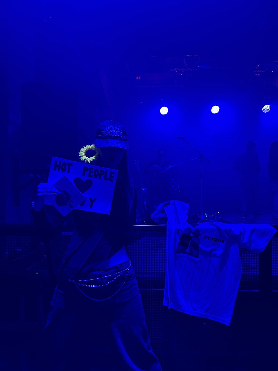 kuleshovaaas's tweet photo. COLDE GAVE ME T-SHIRT https://t.co/qXrvGSGNLc