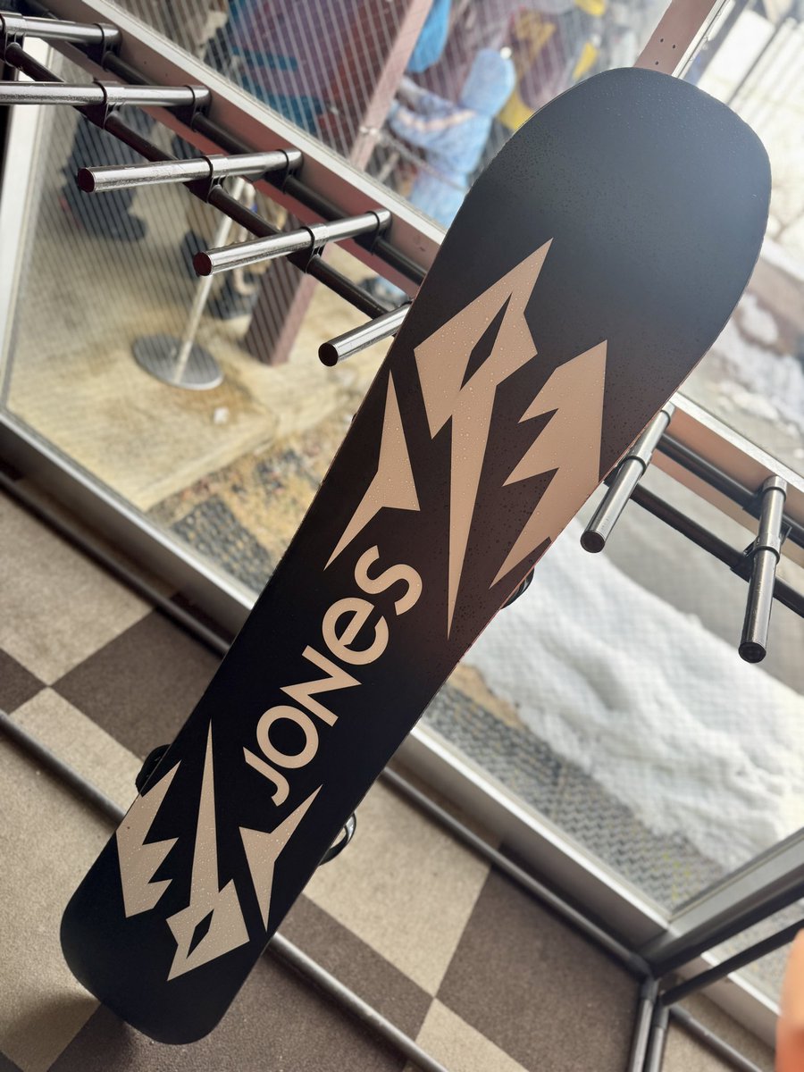 Gan1091's tweet image. Let's go snowboarding🏂

#hasco #jones #snowboards