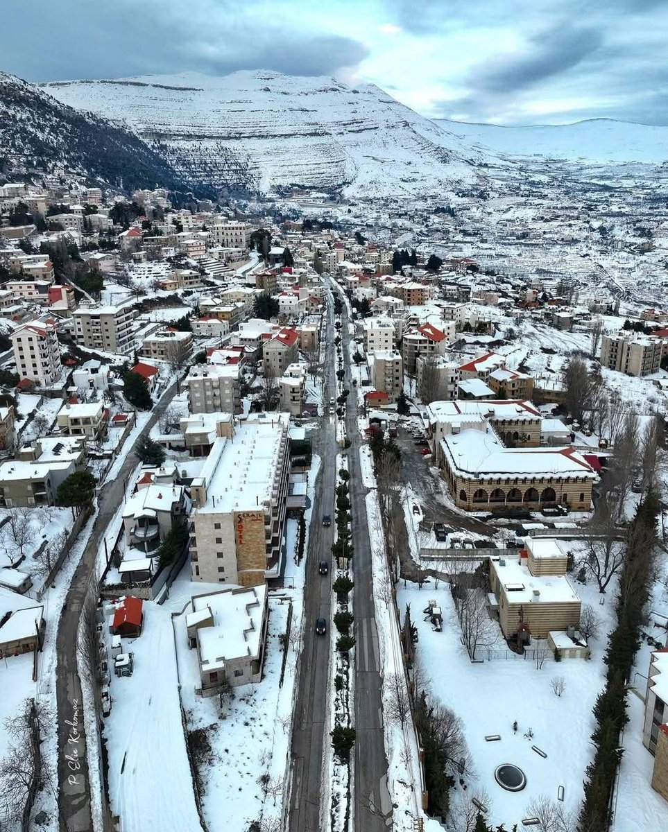#Ehden, a winter  paradise wrapped in white
#أهدن #لبنان
<a href="/flyoverlebanon/">P Elie korkomaz @flyoverlebanon</a>