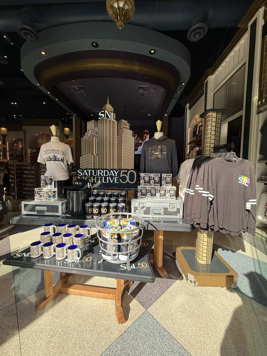 ParksAndCons's tweet photo. The Universal Studio Store remains all dressed up for SNL’s 50th #AtUniversal #UniversalStudiosHollywood https://t.co/qX0uGNqKhS