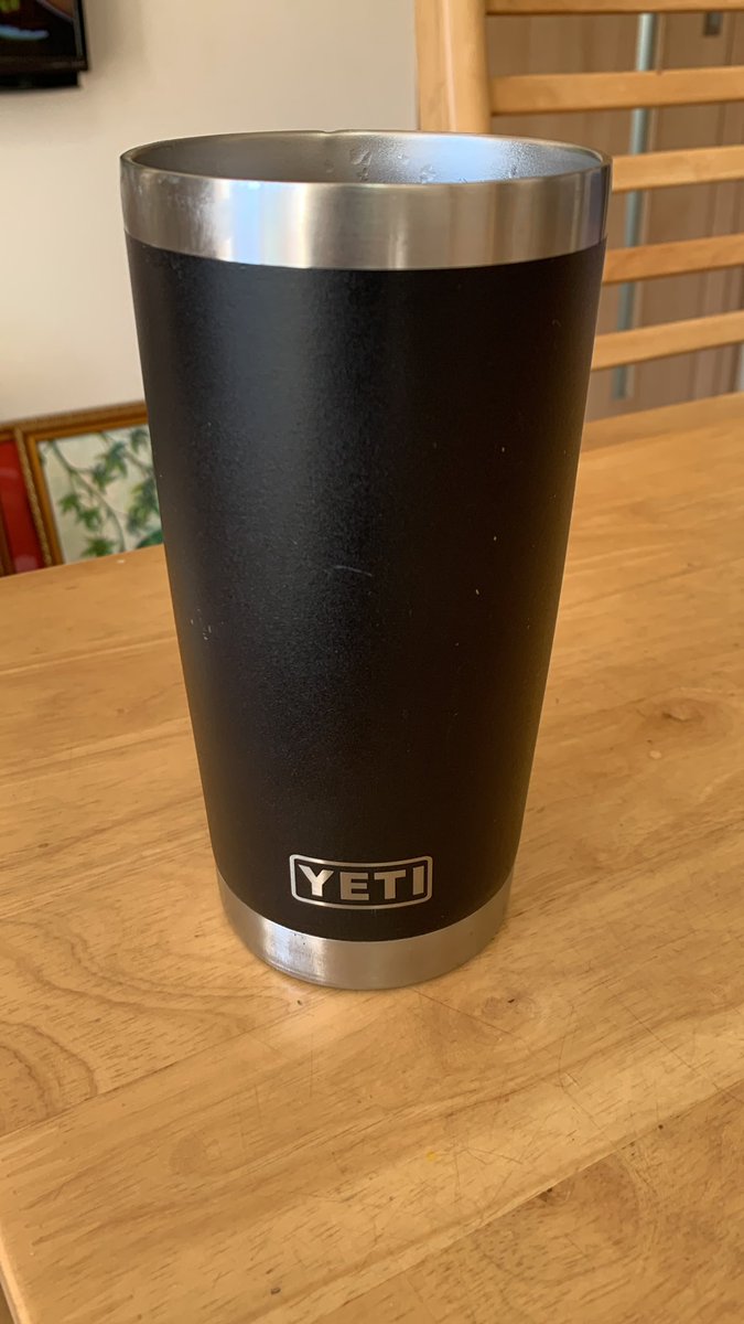 ahonimasuxxx's tweet photo. 登山準備中🏔️🥾🏔️
#yeti #allmountain https://t.co/iATb3lTRbi