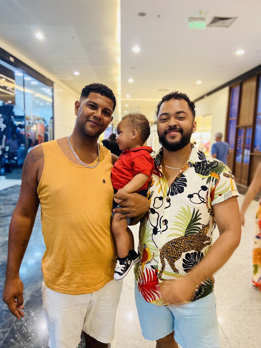 goodbad_chris's tweet photo. @santander_br Aqui foi onde tudo começou, 12 anos atrás encontrei o meu amor na BTW Ball e é com quem eu estou até hoje construímos  uma família linda . Ganhar esse vip seria uma realização imensa e poderei cumprir uma promessa de trocar alianças no próximo show da mãe #SantanderComAMother https://t.co/8CPh8u8GSF