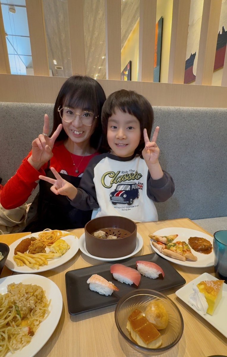 ryuca62417's tweet photo. 大きくなったね。
成長したね。
4月から2年生。
頑張ろう〜！ママも頑張ります！
ミニカーは全部、フォルクスワーゲン
集まってきました
レアのミニカーはお高いので買えませんが💦りのんくん喜んで集めています💕
#お誕生日
#フォルクスワーゲンミニカー
#siku
#hotwheels
#男の子モデル
#ママモデル https://t.co/vCb9cGvUXk