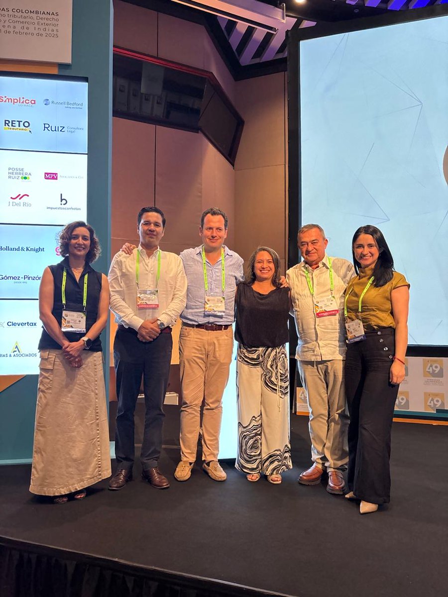 Gracias a este maravilloso equipo por haber hecho posible estas maravillosas Jornadas Colombianas de Derecho Tributario, Derecho Aduanero y Comercio Exterior en su edición número 49 !