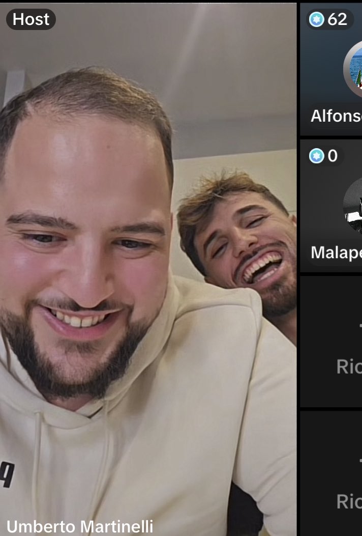 giada9821's tweet photo. Perché dai programmi non escono solo persone in cerca di hype, Alfo è quei trai pochi a distinguersi una live come se fosse l’amico di tutti ❤️✨ a ringraziare ogni persona. Midispiace x gossipari, testate che parlano senza seguire, senza sapere . #alfans #grandefratello #dapice https://t.co/cdPuNnv5qz