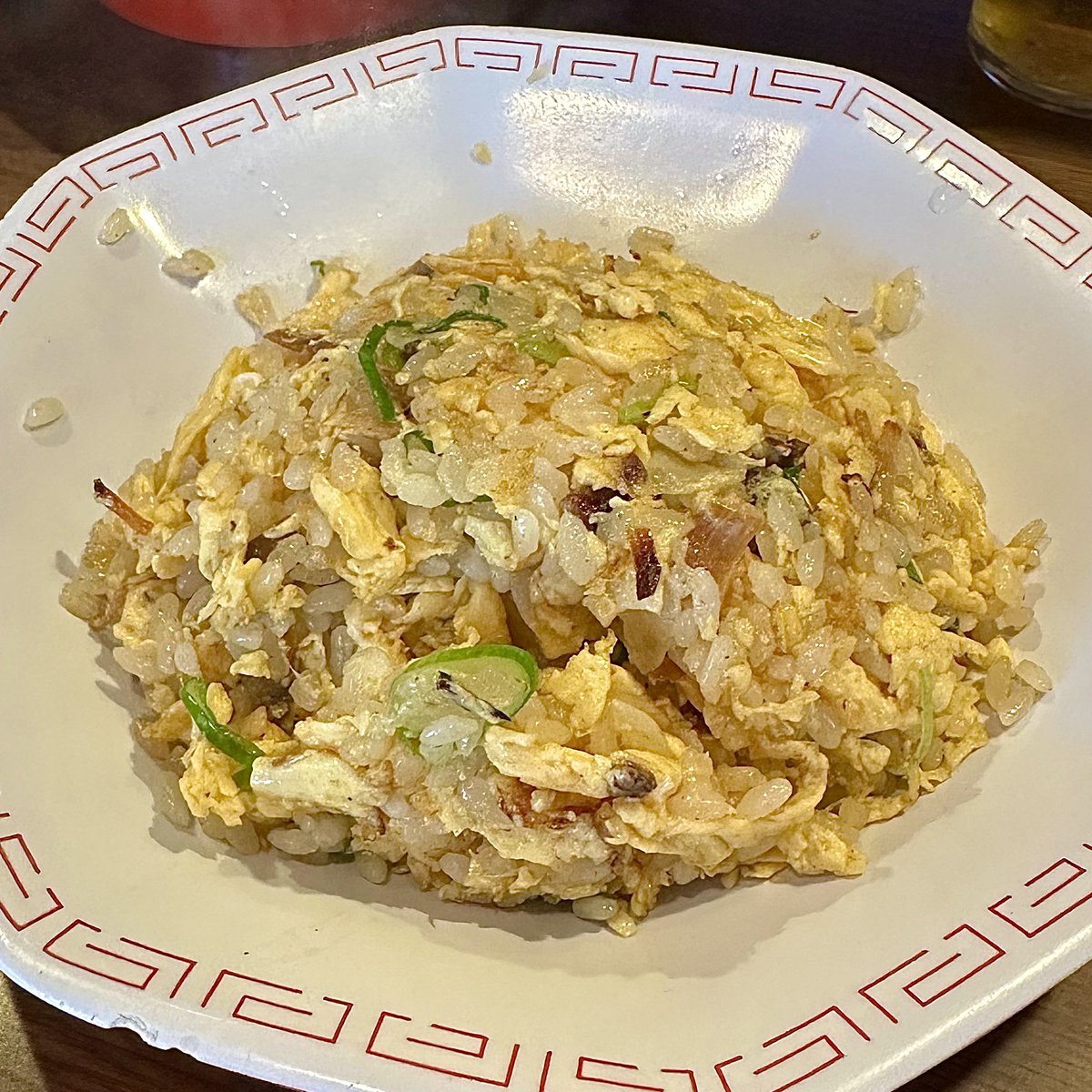 iihztqVMGoq1Sb2's tweet photo. 中華そば1011
ピリ辛中華そば
半チャンセット
焼豚盛合せ小

真っ赤っかなスープ🌶️
めちゃ美味しい😍
ビールと盛合せからの
〆ラーメンの流れ好き
チャーハンもたまらん🤤
おめでとうございます🍾
最高やった😇 https://t.co/landXiS69S