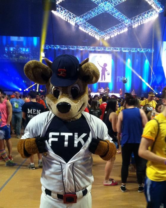 SCSpikes's tweet image. As @THON gets underway at the @JordanCenter, we want to join Ike the Spike (seen here at a previous visit) in cheering on all of the dancers who are going 46 hours straight #forthekids!

If you'd like to donate this weekend, head to Donate.THON.org !

#cancercannot #ftk