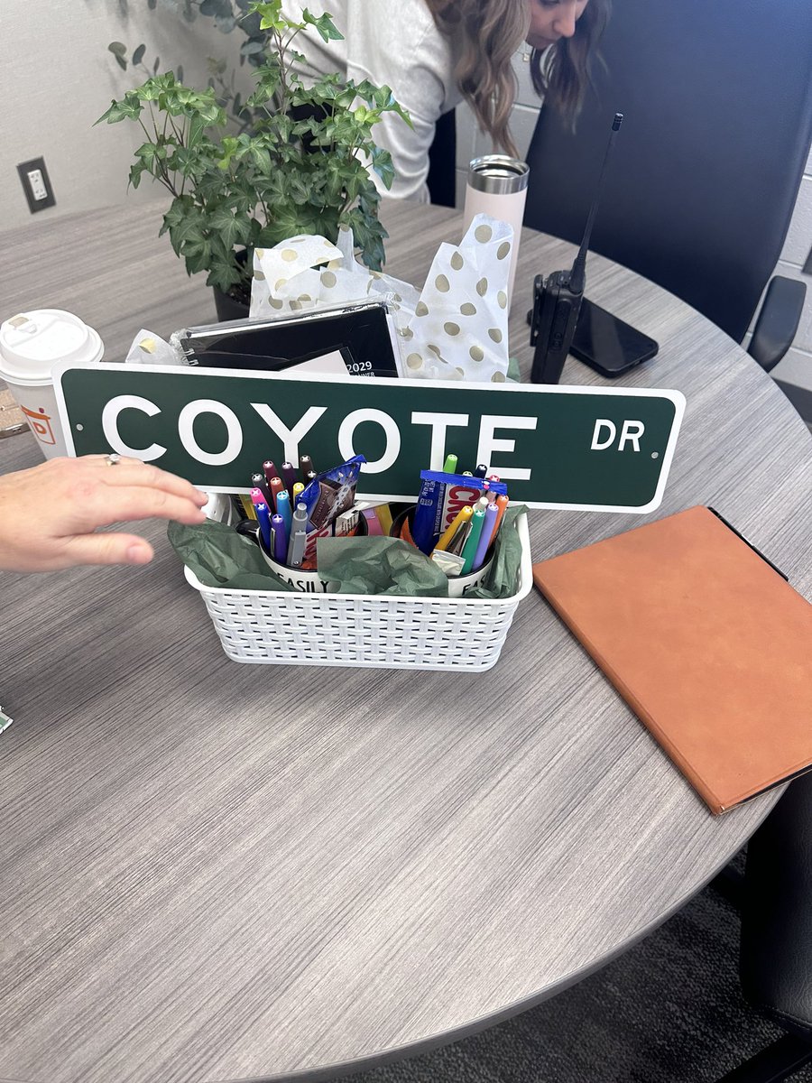 Poplar Hill Elementary School tweet media