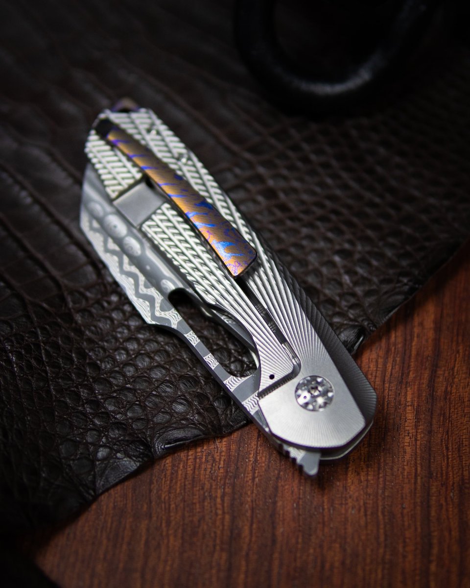 sparrowknifeco's tweet image. First one ready for @blade_show Texas.  Strix sporting @futuronforge New Moon  and Rainbow-Ti. With Sparrow wings milling pattern 

#customknives #knifephotography #bladeaddict #knifemaker #edcgear #sparrowknifeco #edcphotography #knifecommunity #knifecollector