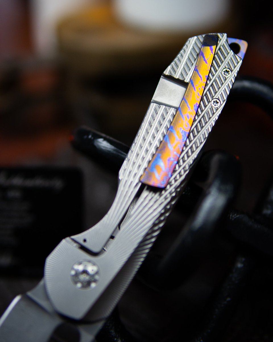 sparrowknifeco's tweet image. First one ready for @blade_show Texas.  Strix sporting @futuronforge New Moon  and Rainbow-Ti. With Sparrow wings milling pattern 

#customknives #knifephotography #bladeaddict #knifemaker #edcgear #sparrowknifeco #edcphotography #knifecommunity #knifecollector