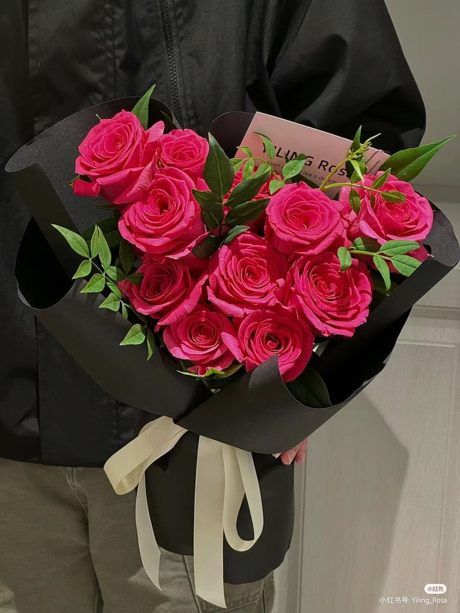 AramDavidyan01's tweet image. Gift from  best friend