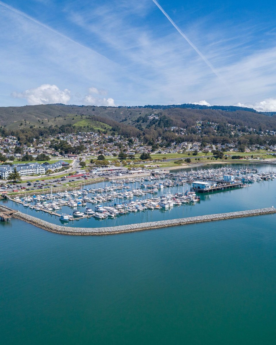 Pillar Point Harbor is more than a hub for boats and fishing. It’s a vibrant destination where you can explore unique shops, enjoy fresh local seafood at waterfront restaurants, and unwind with craft drinks from nearby distilleries, breweries, and wineries. Whether you’re