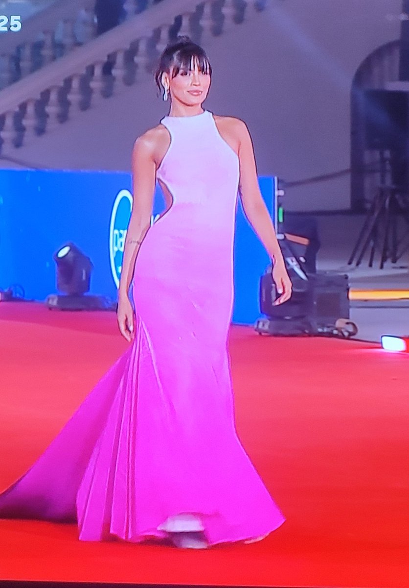 K_rito_BC's tweet image. No soy fan.. pero se ve hermosa!!👏🏻👏🏻
#GalaXMega