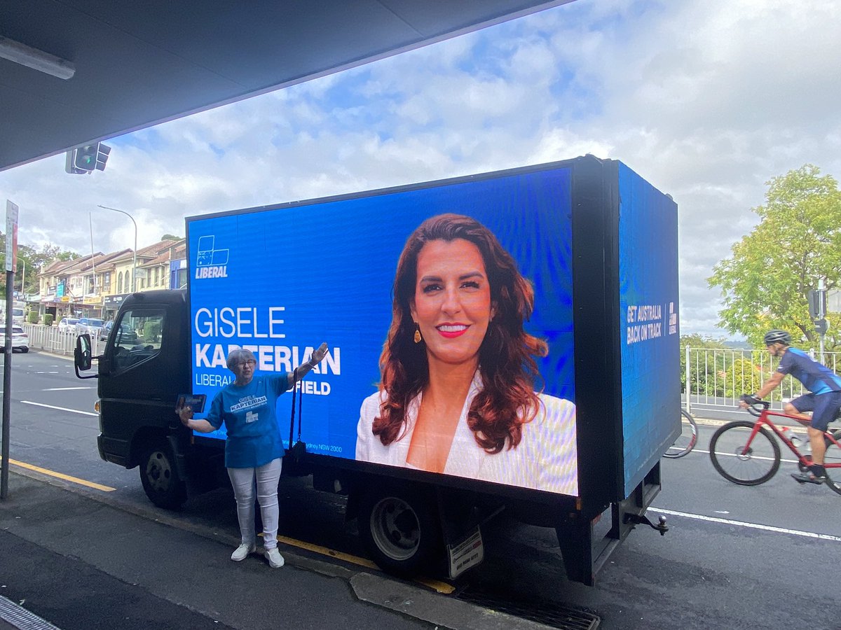STTAdvertising's tweet image. Saying hello to the Bradfield electorate with @GKapterian and the #Liberal team.
#ooh #STTAdvertising #bradfield #mobilebillboard #billboard #signage #advertising #marketing #news