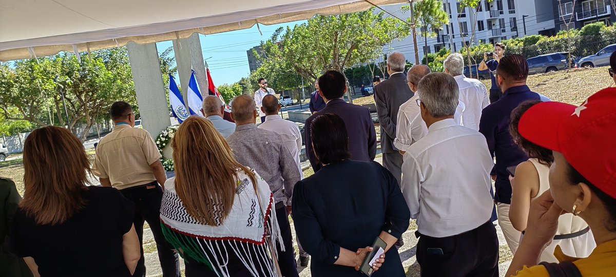 La Embajada de Nicaragua, cuerpo diplomático y el <a href="/CSSN1979/">CSSN</a>  conmemoramos el #91Aniversario del paso a la inmortalidad del General de hombres libres #AugustoCesarSandino 
#NicaraguaConDanielyRosario #SandinoLuzyVerdad <a href="/luisivanbriones/">Luis Briones</a>