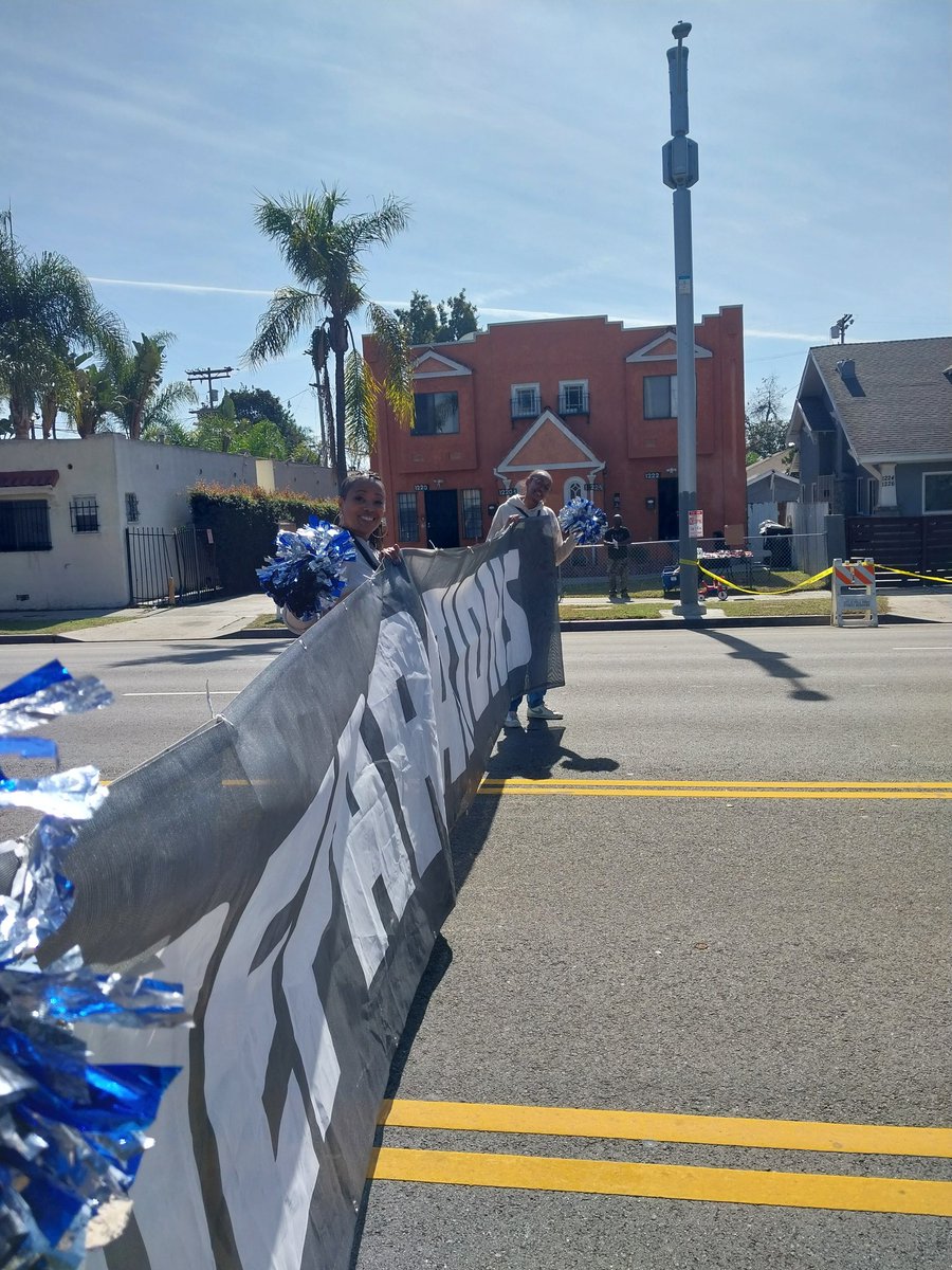 EGPGunClub's tweet photo. #EGPGC and #NAASD was outside on Monday spreading the word about #REPARATIONS and educating the youth at the King Day parade in #LosAngeles! Thanks so much to @IAMFridayJones and all of the NAASD crew for inviting us and putting in That Work 🙌🏿🖤✊🏿 https://t.co/TX4w3UH7GY