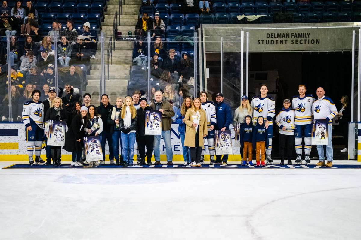 Senior night 💙

#WeHoldThePen ⚔️ #BuildingChampions