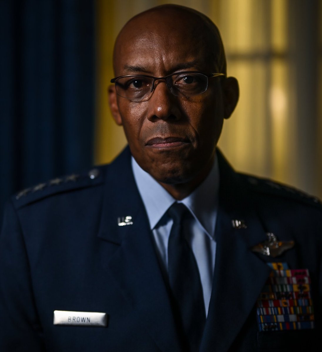 Protect Kamala Harris ✊ (@disavowtrump20) on Twitter photo Today, Donald Trump fired Joint Chiefs Chairman and 4-Star General GQ Brown. Unlike Trump, he understands what it means to truly love and serve your country.
RETWEET to thank <a href="/GenCQBrownJr/">General CQ Brown, Jr.</a> for his service! Today, Donald Trump fired Joint Chiefs Chairman and 4-Star General GQ Brown. Unlike Trump, he understands what it means to truly love and serve your country.
RETWEET to thank <a href="/GenCQBrownJr/">General CQ Brown, Jr.</a> for his service!