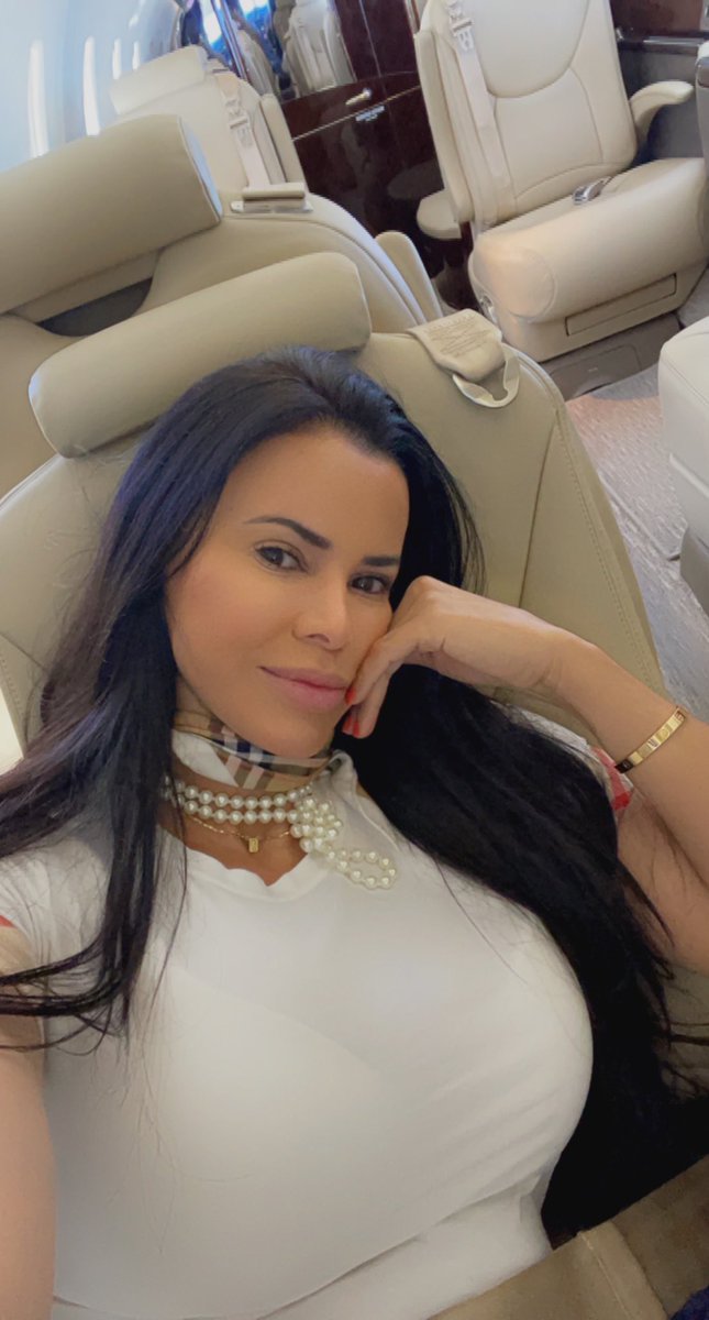 KimFalconeVIP's tweet image. Can’t wait to be whisked away! ✈️